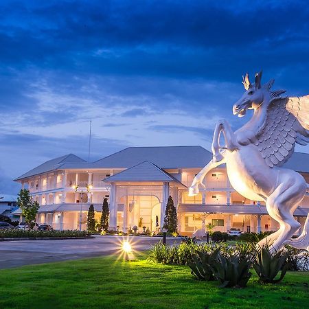 White House Hotel Tak Exterior photo