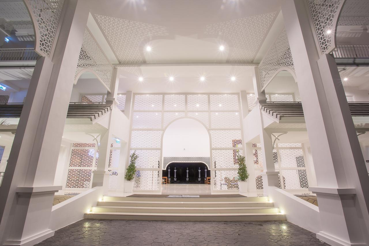 White House Hotel Tak Exterior photo