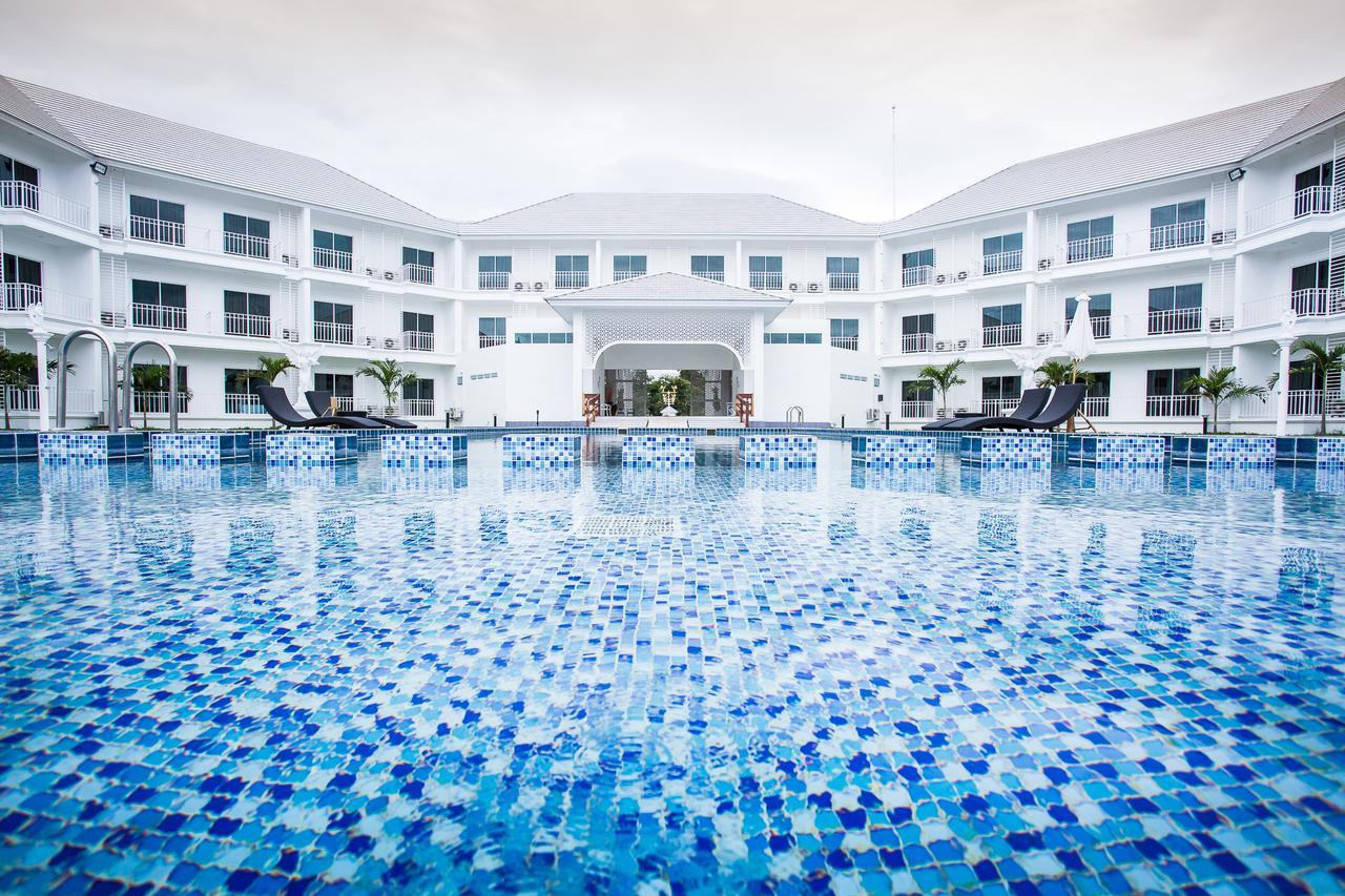 White House Hotel Tak Exterior photo